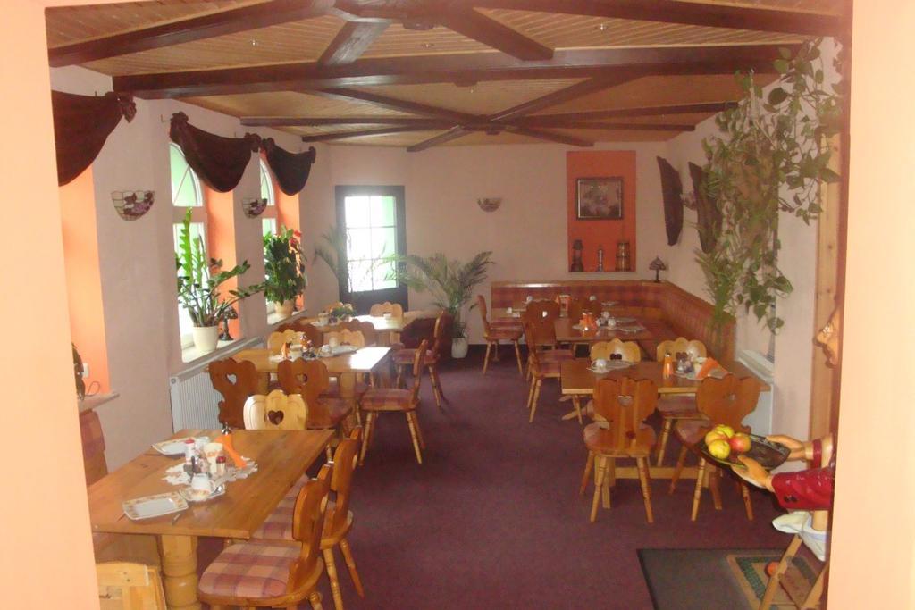Pension Zum Bauernstuebl Meerane Esterno foto